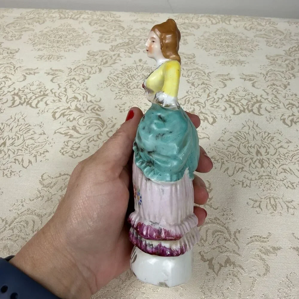 Japan Vintage Porcelain China Colonial Woman Figurine - 6 1/2
